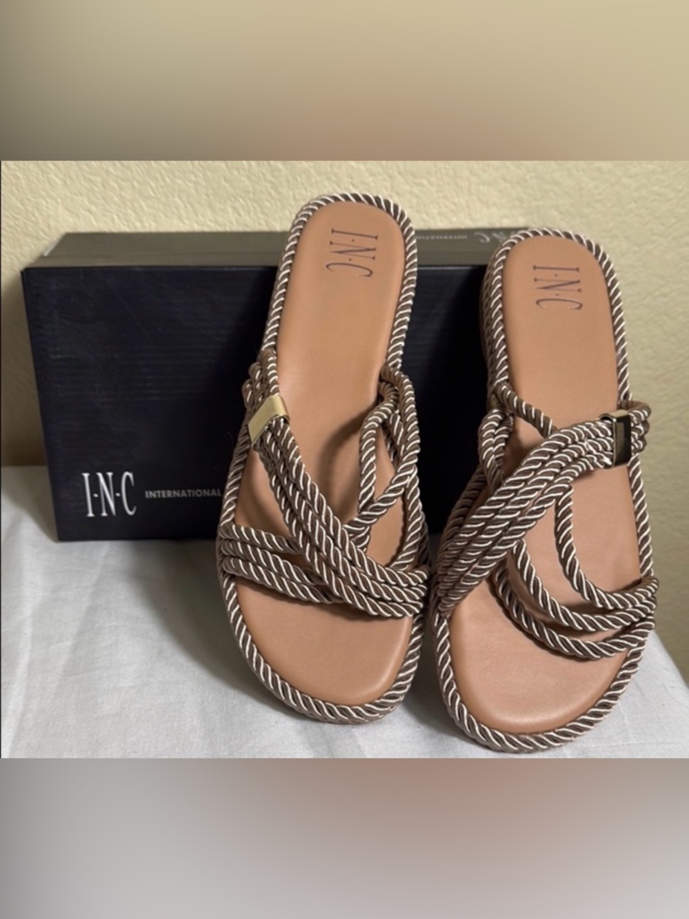 International Concepts Maylee rope flat sandals.